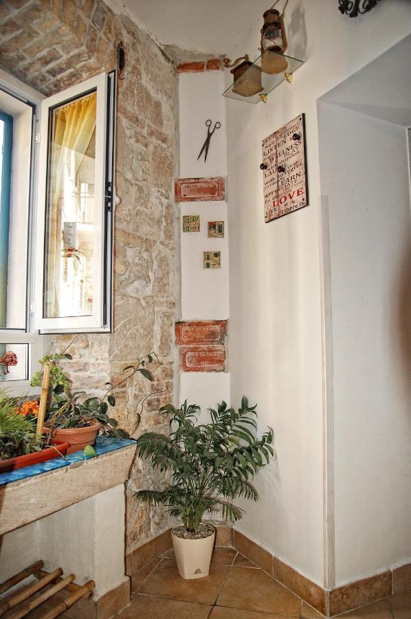Studio Apartment Sretna Split Exterior foto